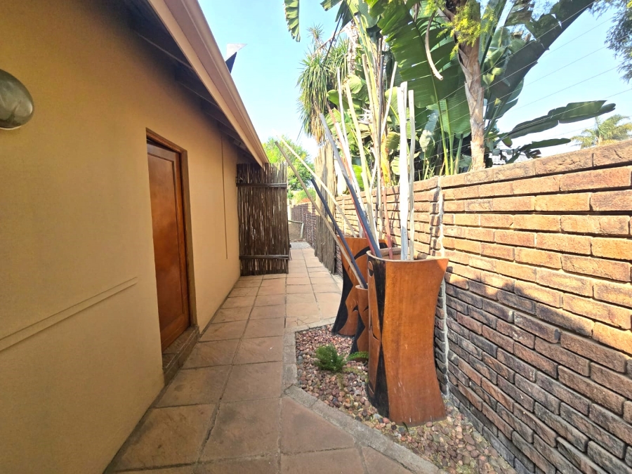 6 Bedroom Property for Sale in Selcourt Gauteng