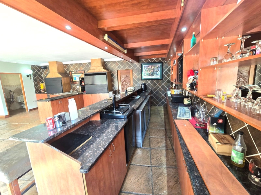 6 Bedroom Property for Sale in Selcourt Gauteng