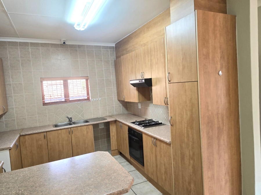 6 Bedroom Property for Sale in Selcourt Gauteng