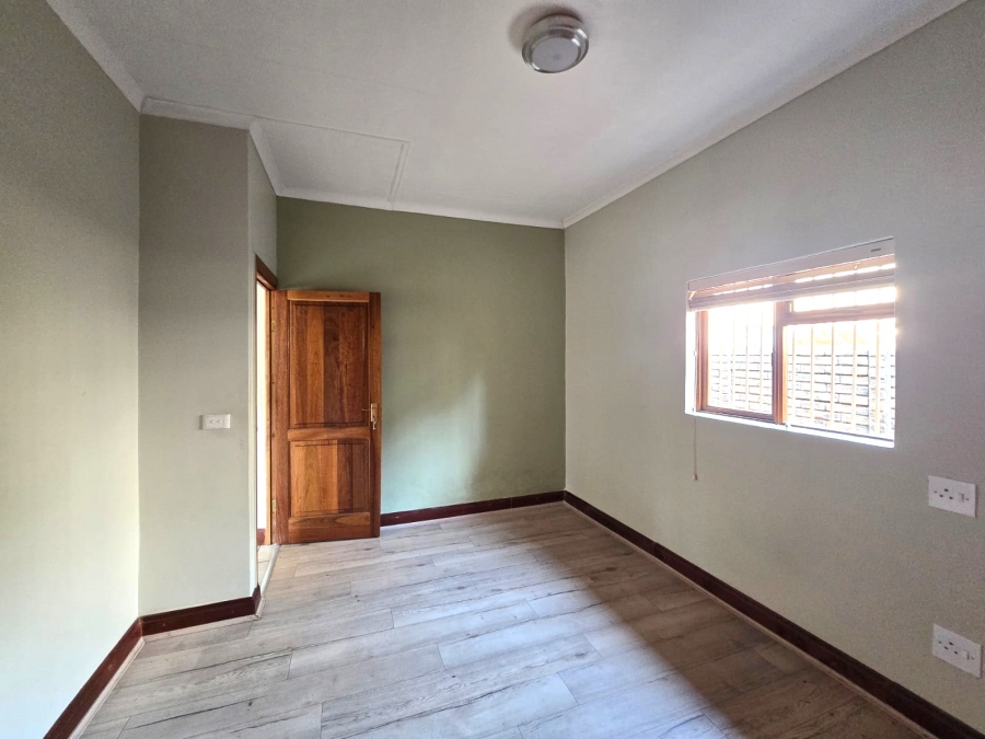 6 Bedroom Property for Sale in Selcourt Gauteng