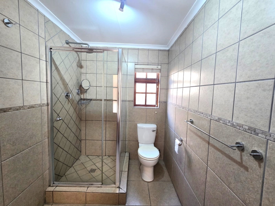 6 Bedroom Property for Sale in Selcourt Gauteng