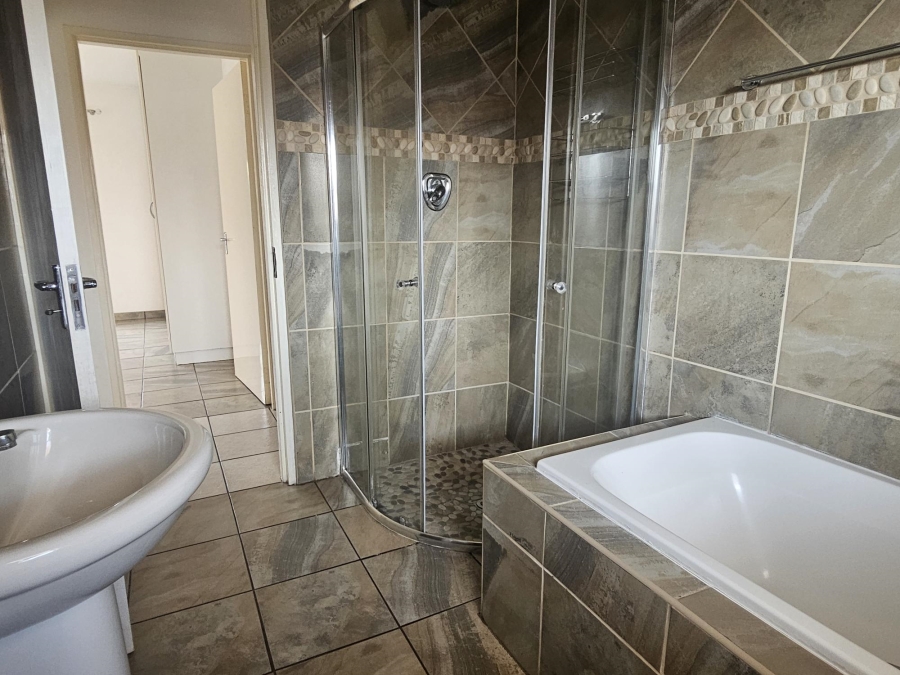 2 Bedroom Property for Sale in New Redruth Gauteng