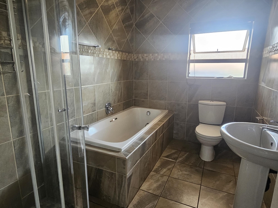 2 Bedroom Property for Sale in New Redruth Gauteng