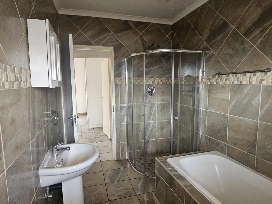 2 Bedroom Property for Sale in New Redruth Gauteng