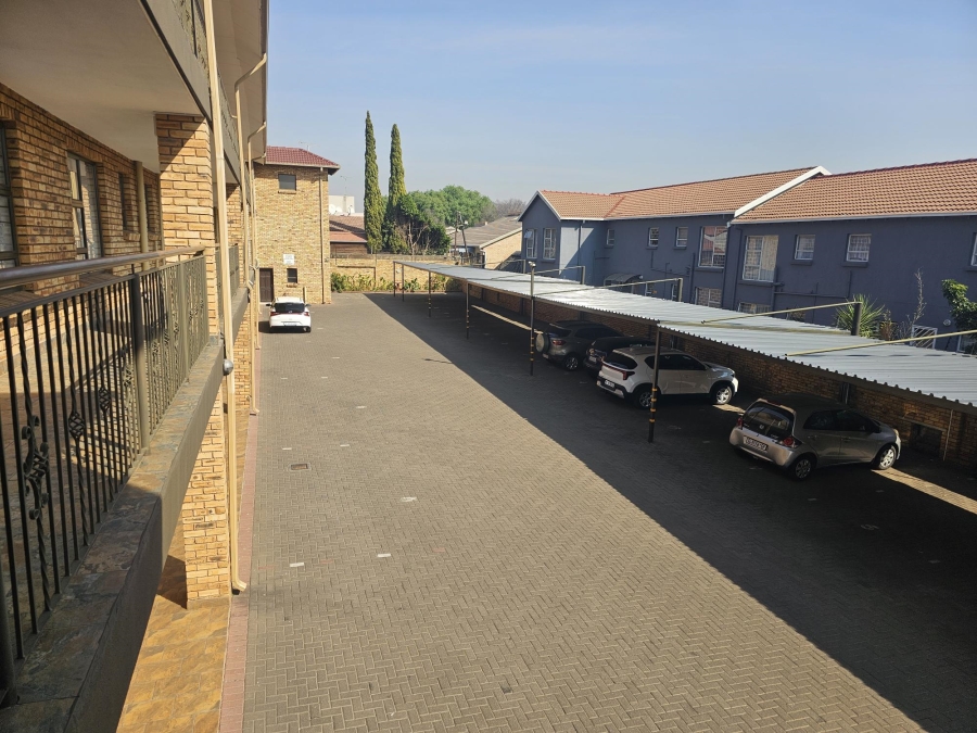2 Bedroom Property for Sale in New Redruth Gauteng