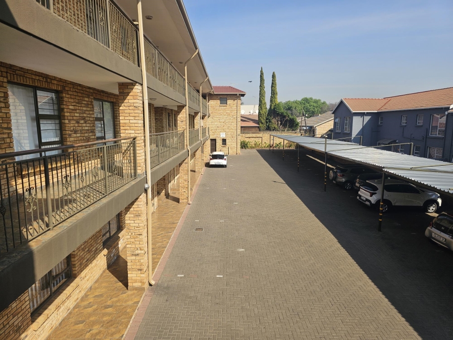 2 Bedroom Property for Sale in New Redruth Gauteng