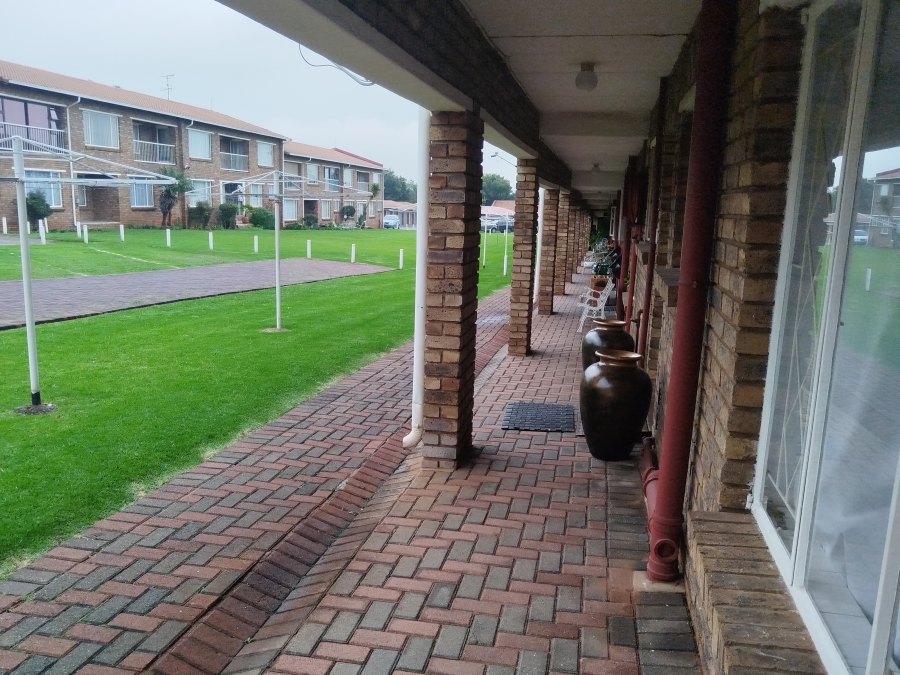 2 Bedroom Property for Sale in Krugersdorp North Gauteng