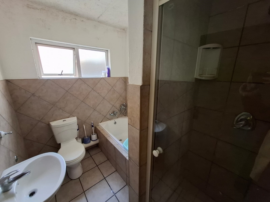 2 Bedroom Property for Sale in Vanderbijlpark SE 4 Gauteng
