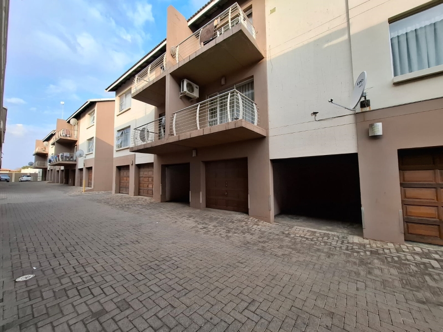 2 Bedroom Property for Sale in Vanderbijlpark SE 4 Gauteng