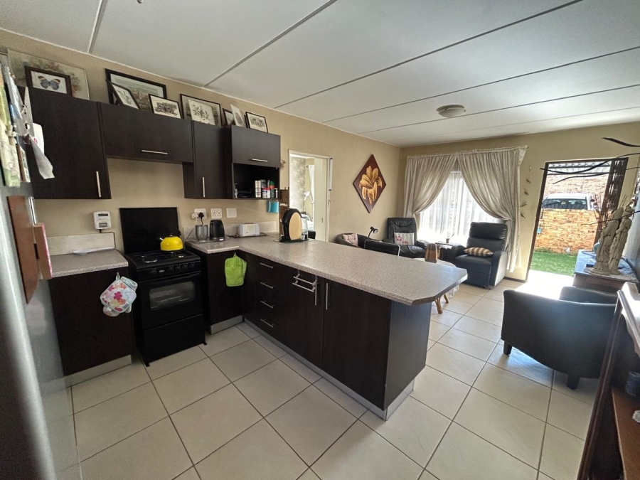 2 Bedroom Property for Sale in Honeypark Gauteng