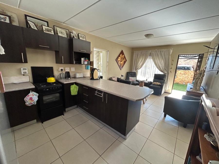 2 Bedroom Property for Sale in Honeypark Gauteng