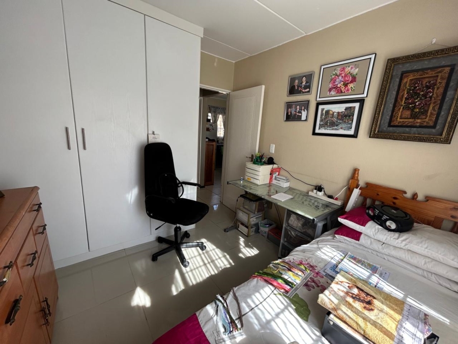 2 Bedroom Property for Sale in Honeypark Gauteng