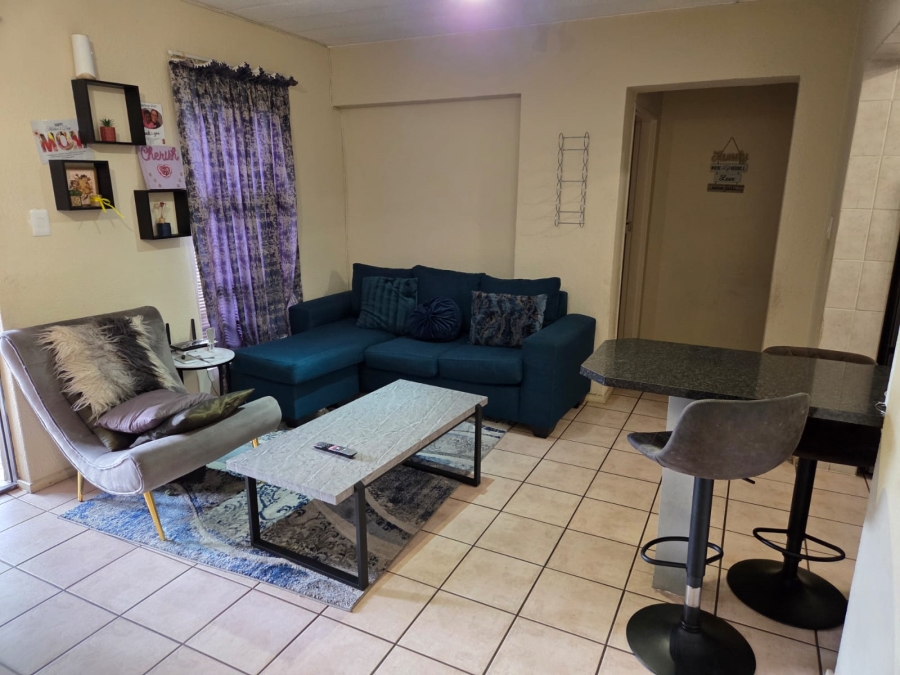 To Let 2 Bedroom Property for Rent in Maroeladal Gauteng