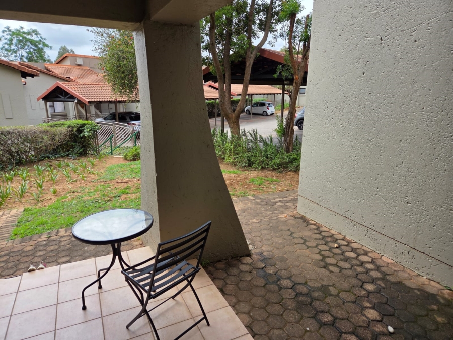 To Let 2 Bedroom Property for Rent in Maroeladal Gauteng