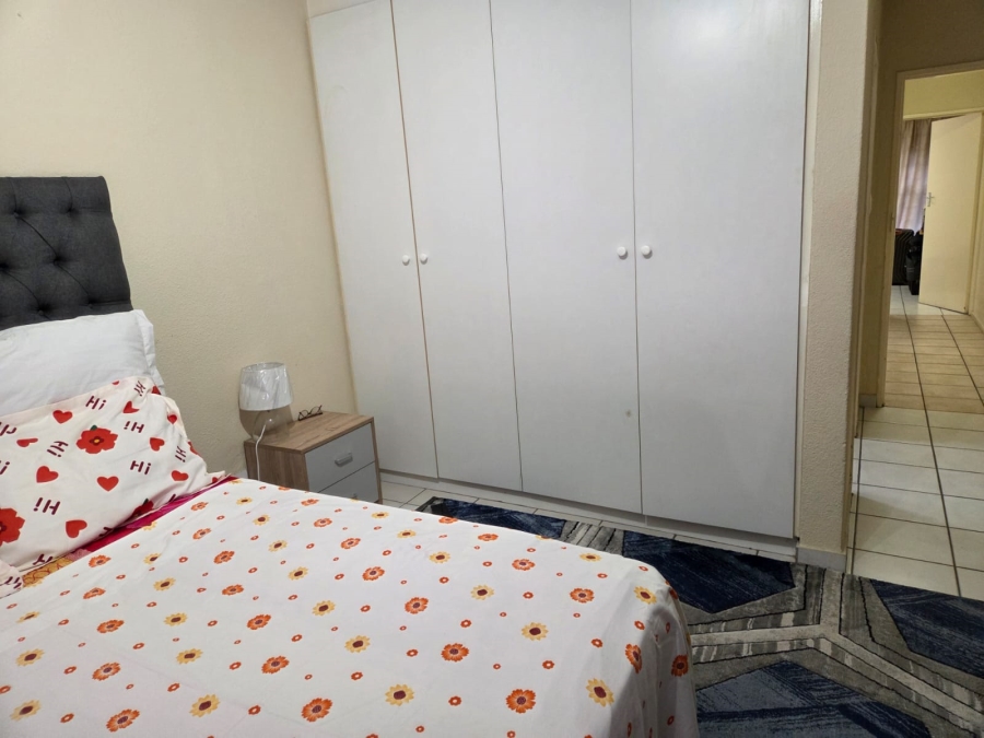 To Let 2 Bedroom Property for Rent in Maroeladal Gauteng