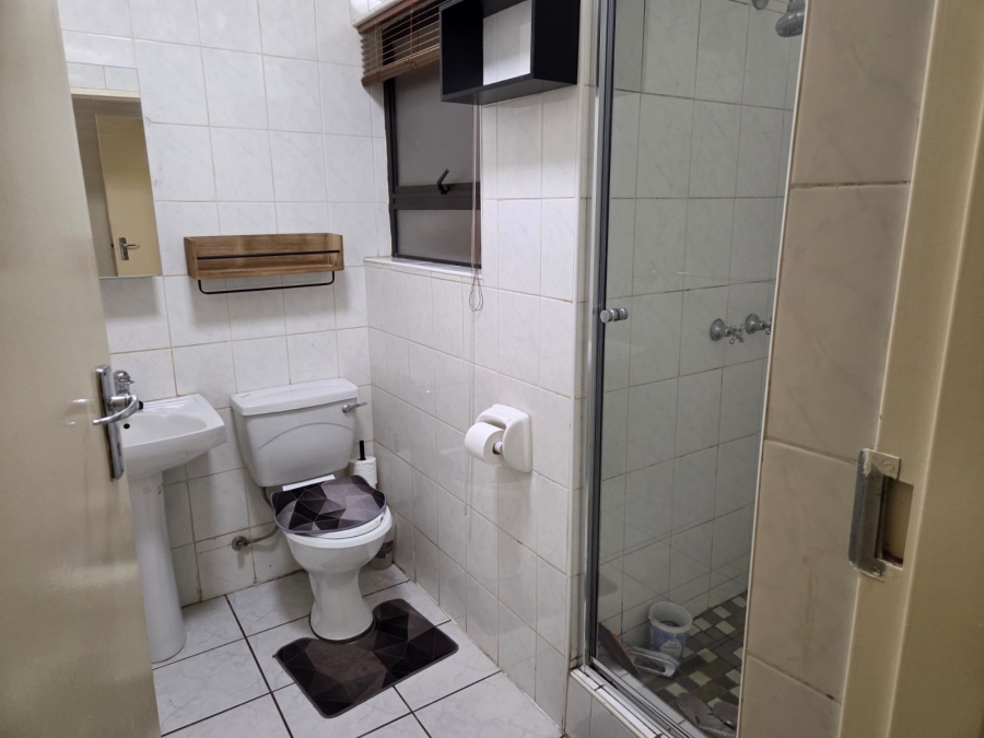 To Let 2 Bedroom Property for Rent in Maroeladal Gauteng