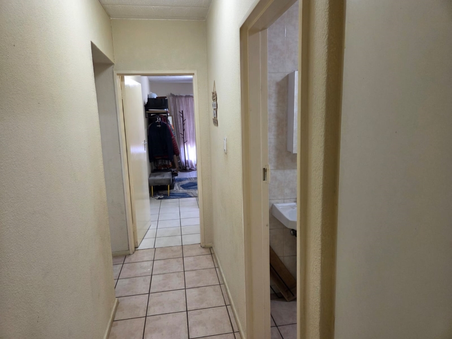 To Let 2 Bedroom Property for Rent in Maroeladal Gauteng