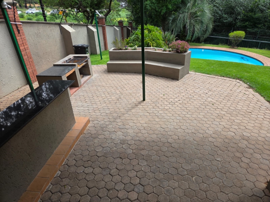 To Let 2 Bedroom Property for Rent in Maroeladal Gauteng