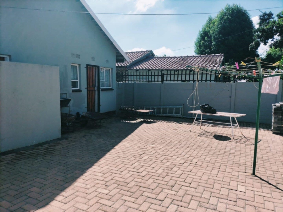 4 Bedroom Property for Sale in Greenhills Gauteng