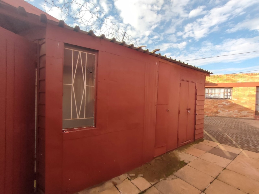 4 Bedroom Property for Sale in Homelake Gauteng
