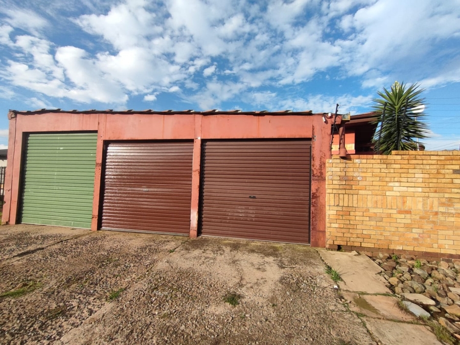 4 Bedroom Property for Sale in Homelake Gauteng