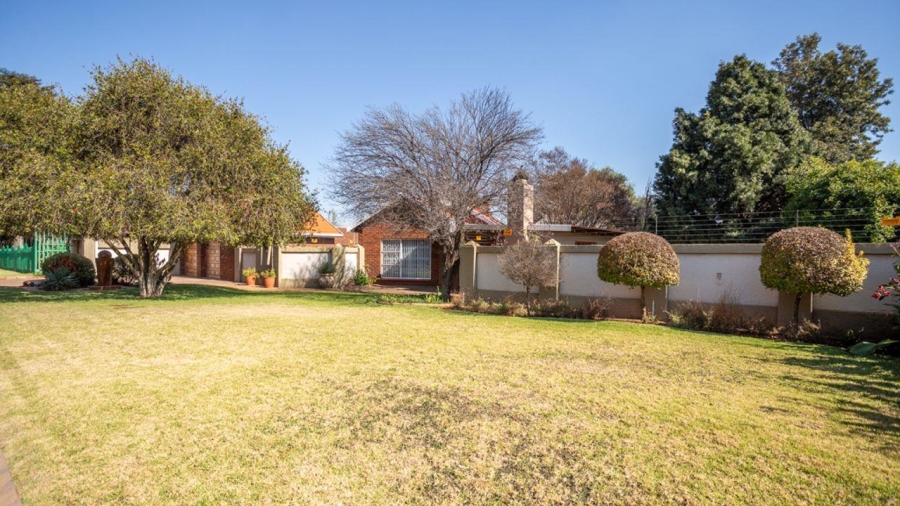 5 Bedroom Property for Sale in Kenleaf Gauteng