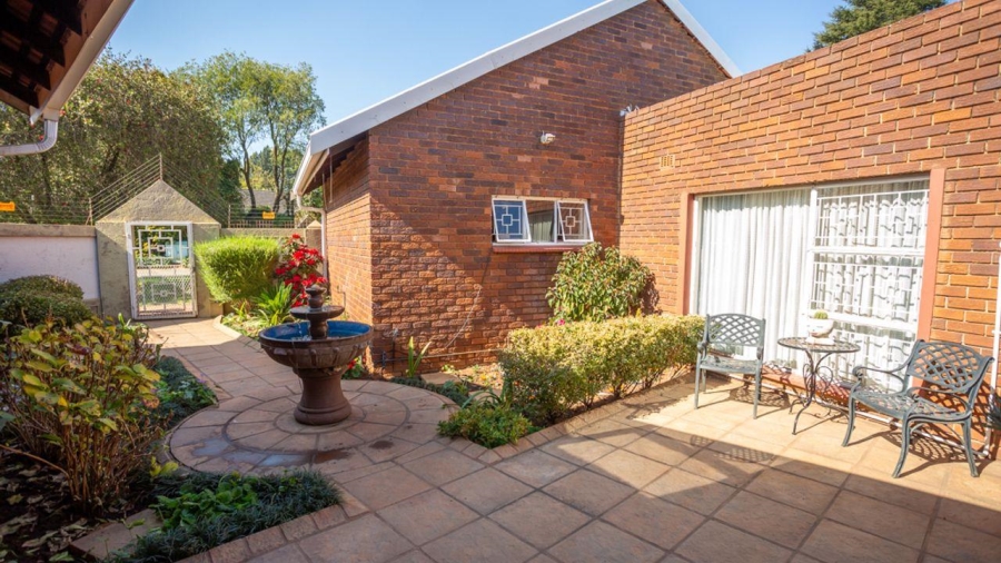 5 Bedroom Property for Sale in Kenleaf Gauteng
