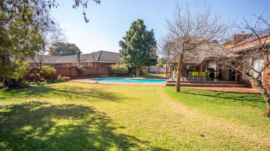 5 Bedroom Property for Sale in Kenleaf Gauteng