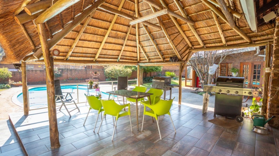 5 Bedroom Property for Sale in Kenleaf Gauteng