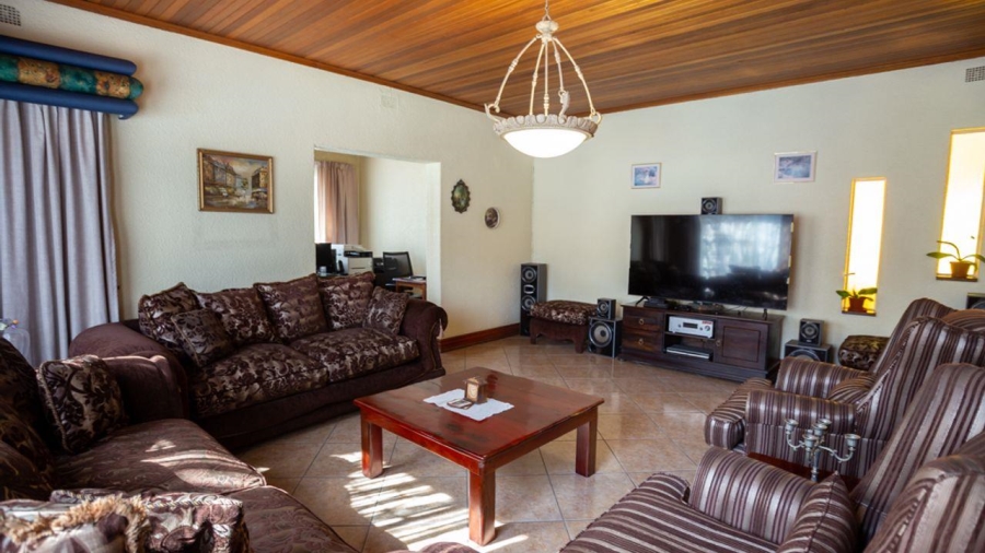 5 Bedroom Property for Sale in Kenleaf Gauteng