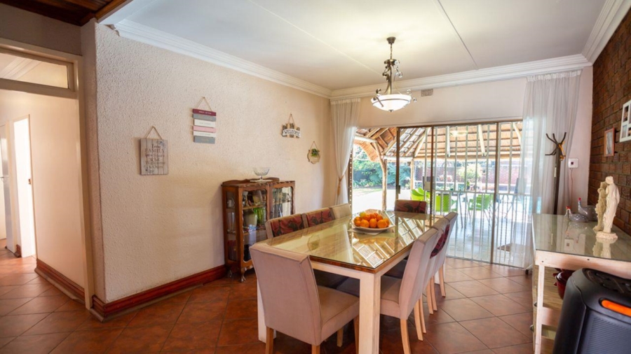 5 Bedroom Property for Sale in Kenleaf Gauteng