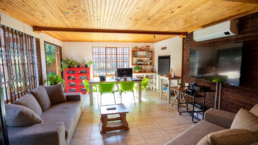 5 Bedroom Property for Sale in Kenleaf Gauteng