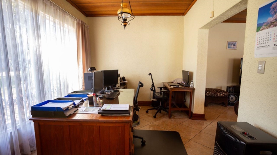 5 Bedroom Property for Sale in Kenleaf Gauteng