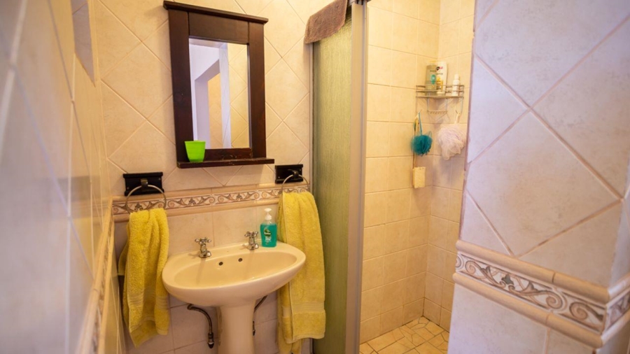 5 Bedroom Property for Sale in Kenleaf Gauteng