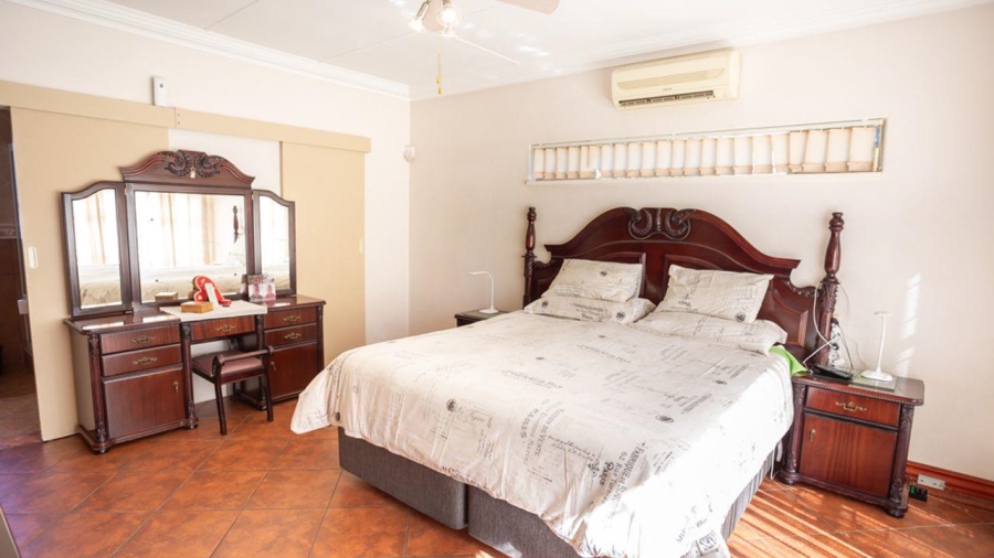 5 Bedroom Property for Sale in Kenleaf Gauteng