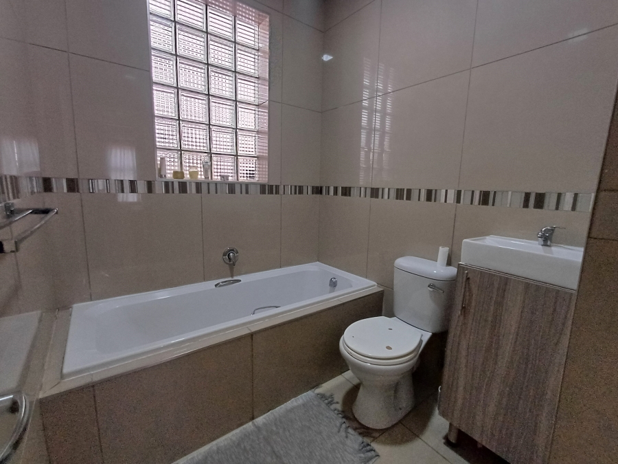 3 Bedroom Property for Sale in Heatherview Gauteng