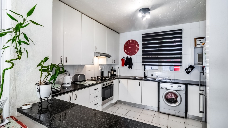 2 Bedroom Property for Sale in Bassonia Gauteng