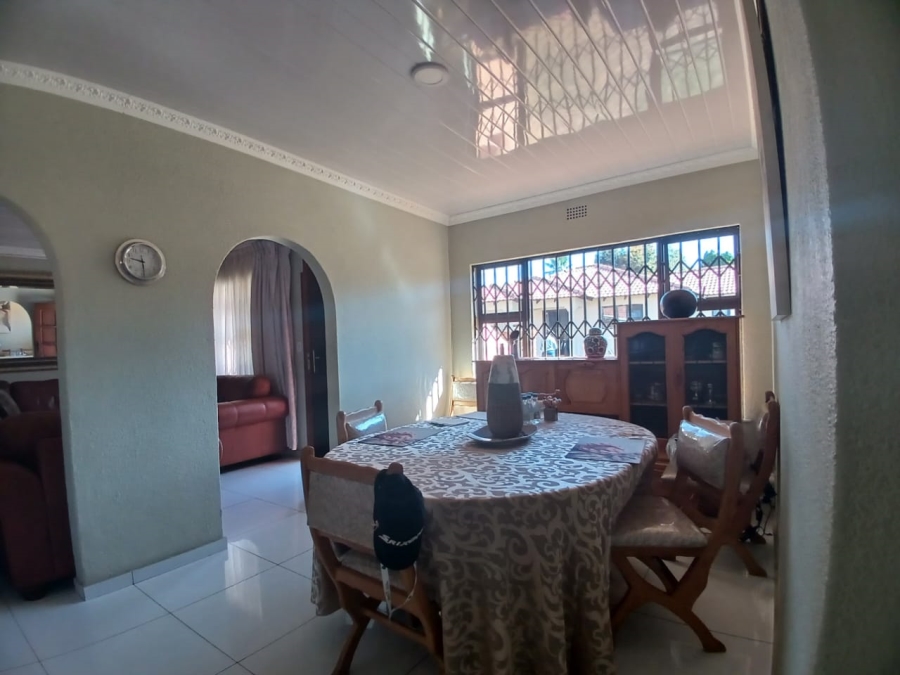 5 Bedroom Property for Sale in Groblerpark Gauteng