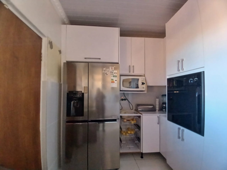 5 Bedroom Property for Sale in Groblerpark Gauteng