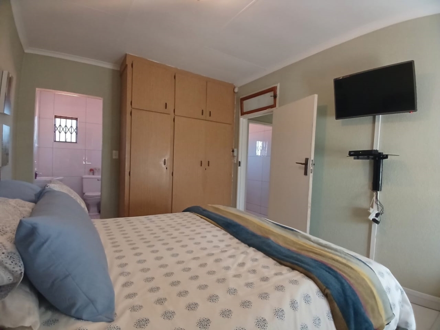 5 Bedroom Property for Sale in Groblerpark Gauteng