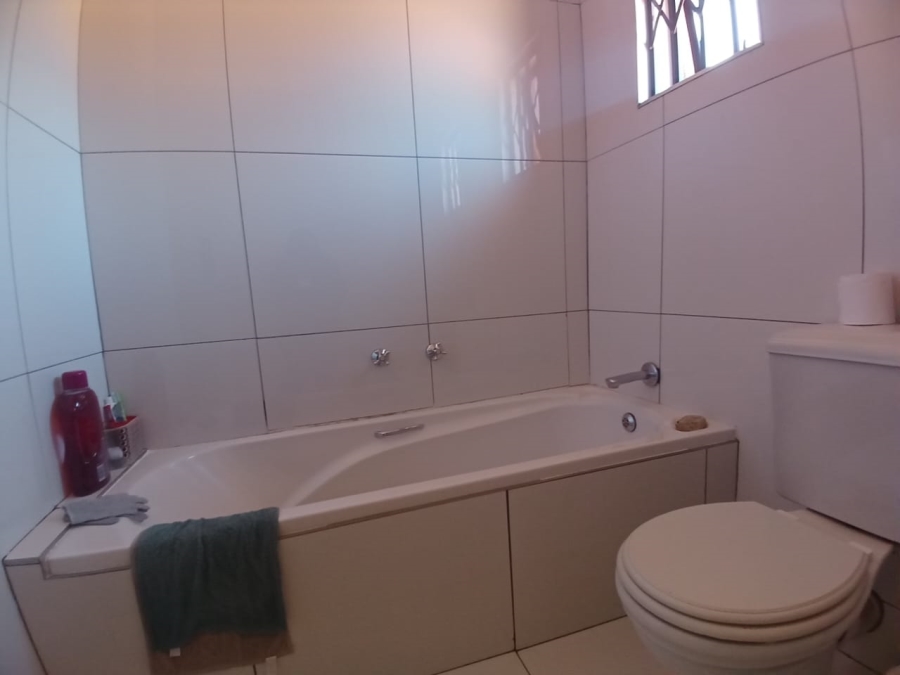 5 Bedroom Property for Sale in Groblerpark Gauteng