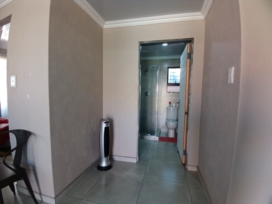 5 Bedroom Property for Sale in Groblerpark Gauteng