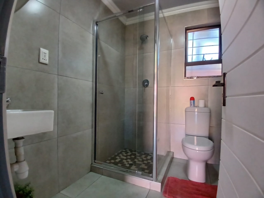 5 Bedroom Property for Sale in Groblerpark Gauteng