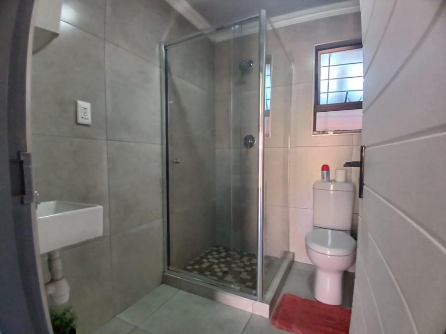 5 Bedroom Property for Sale in Groblerpark Gauteng