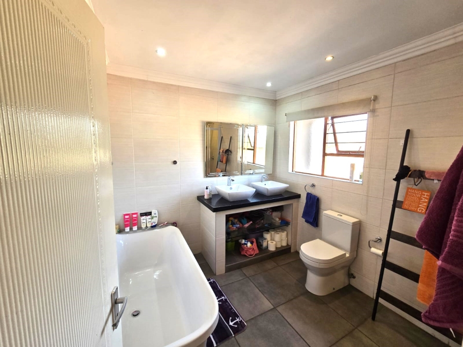 4 Bedroom Property for Sale in Rynfield Gauteng