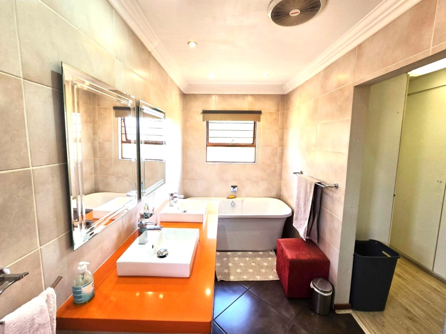 4 Bedroom Property for Sale in Rynfield Gauteng