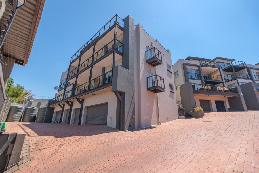 3 Bedroom Property for Sale in Hurlingham Manor Gauteng