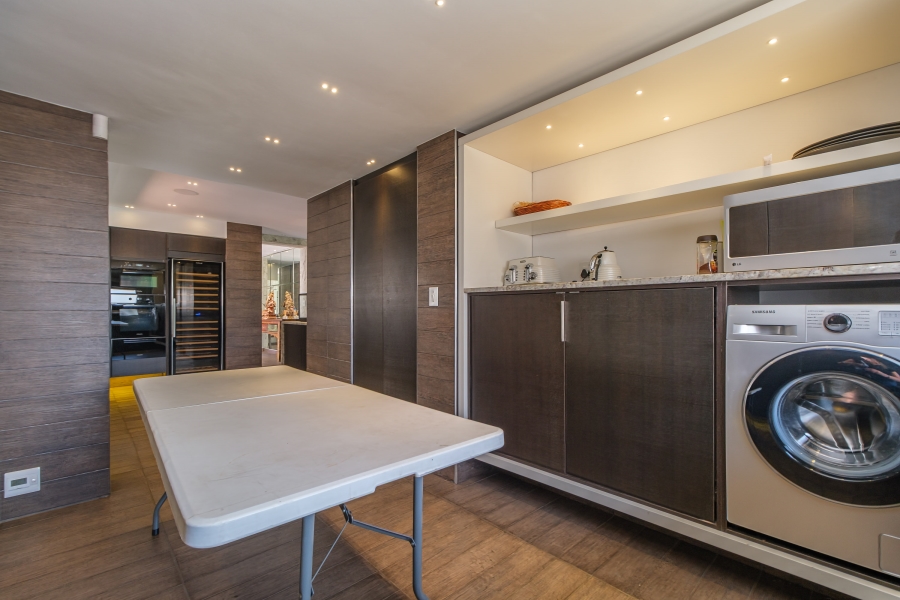 3 Bedroom Property for Sale in Hurlingham Manor Gauteng