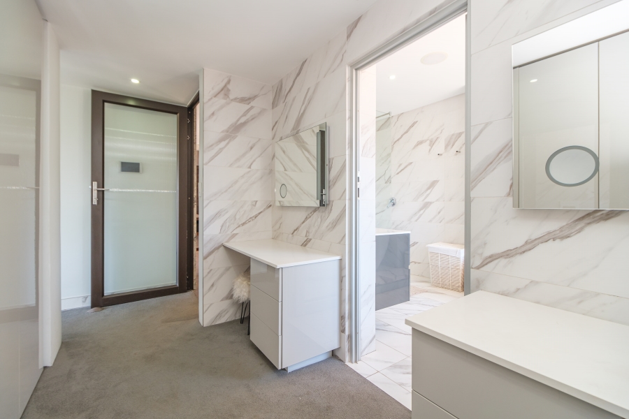 3 Bedroom Property for Sale in Hurlingham Manor Gauteng