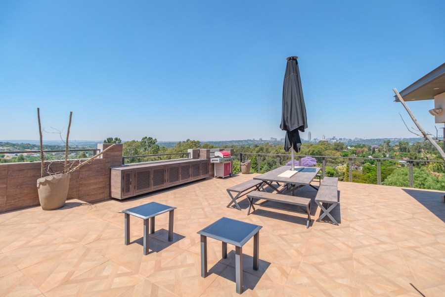 3 Bedroom Property for Sale in Hurlingham Manor Gauteng